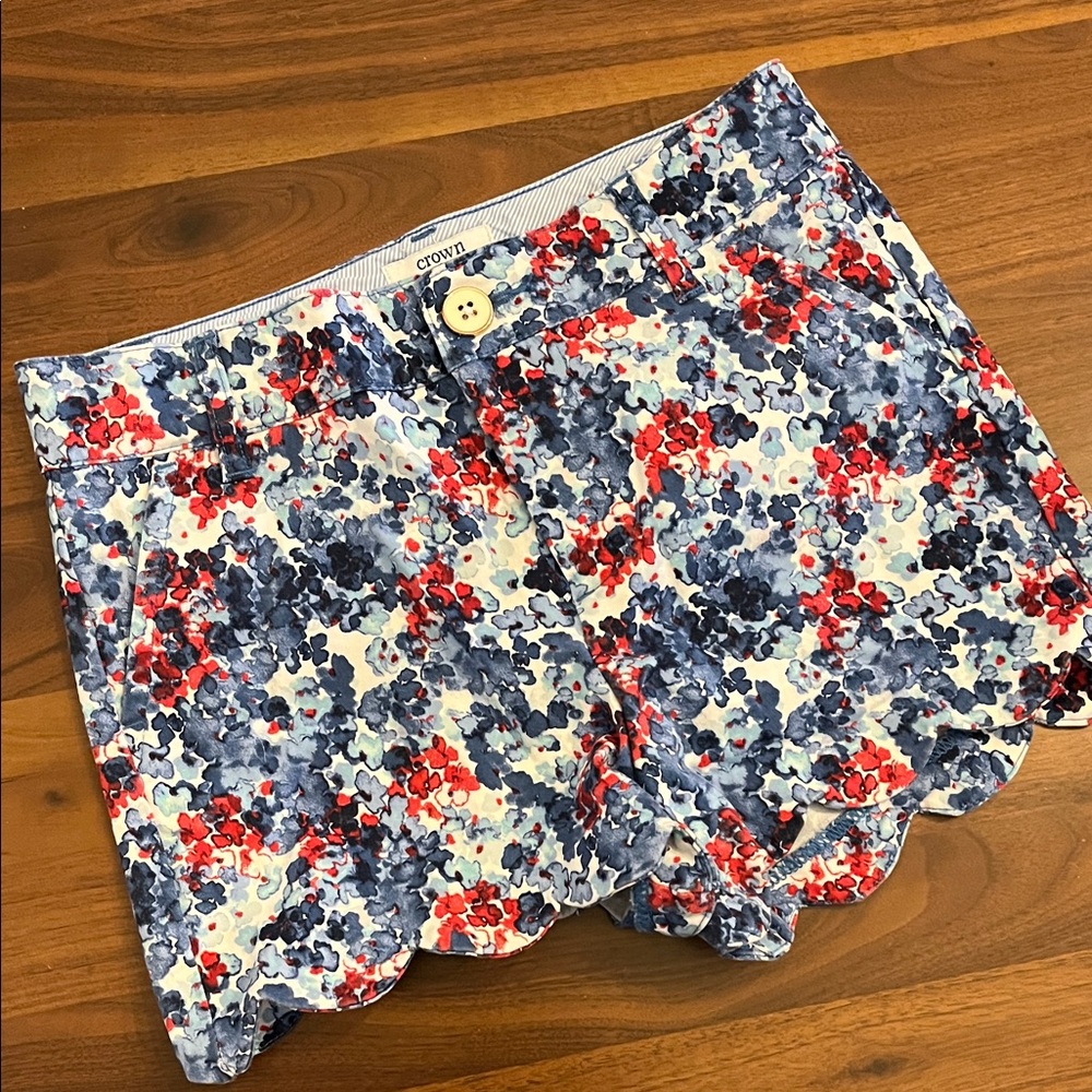Crown & Ivy Kids Scalloped Shorts | 8